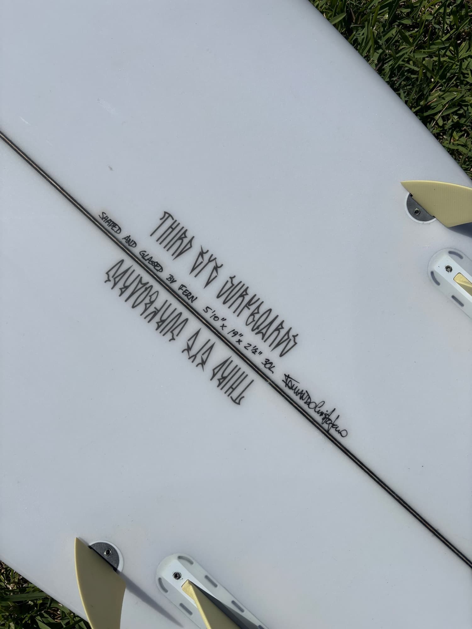 5’10 Twinzer With Fins (2 of 3)